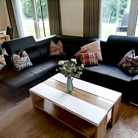 Mena بيت للعطل *