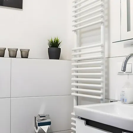 Mena بيت للعطل